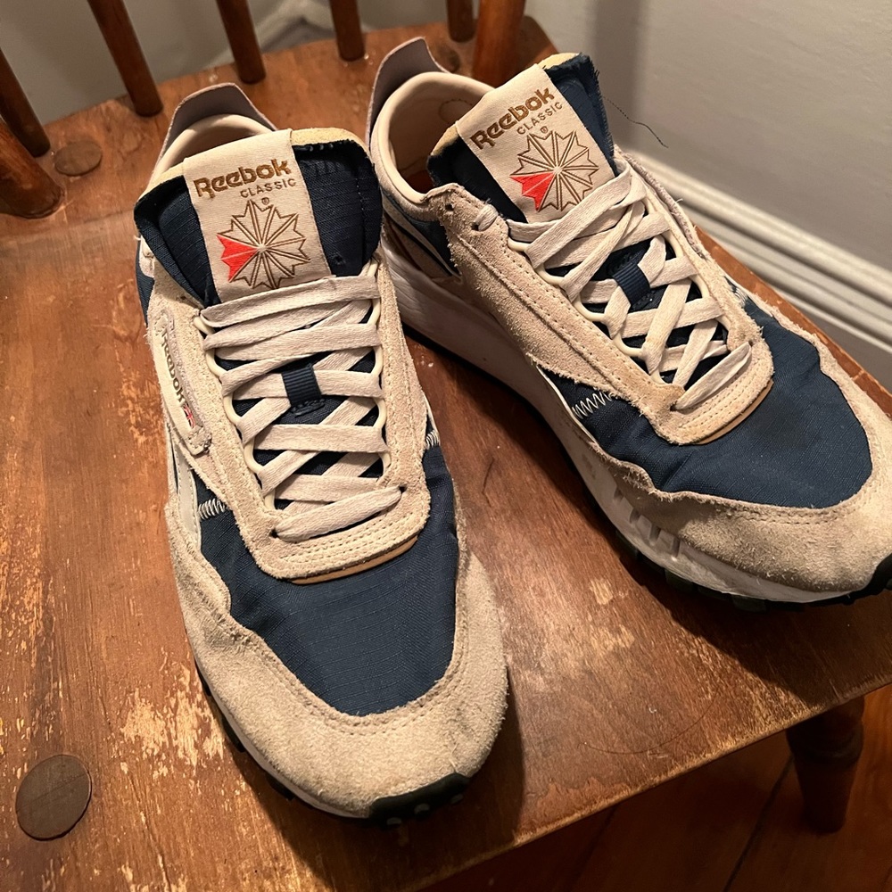 REEBOK SNEAKERS